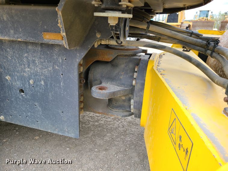 image for item L1258 Dynapac CA1500D  single drum vibratory roller