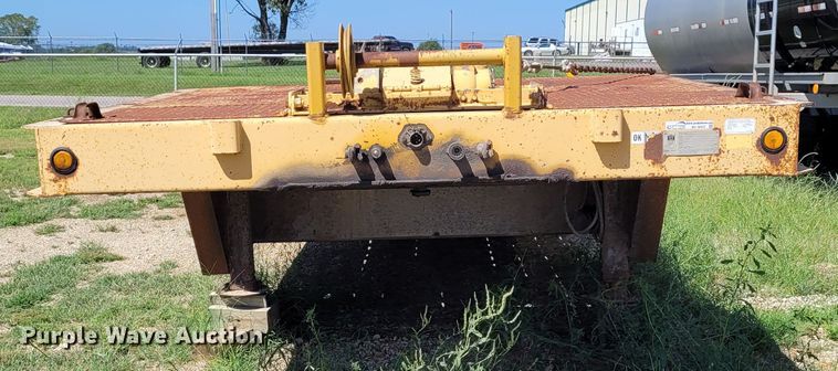 image for item BY9457 1994 Trail King TK70HT  drop deck equipment trailer