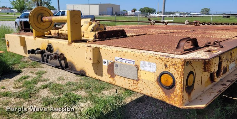 image for item BY9457 1994 Trail King TK70HT  drop deck equipment trailer