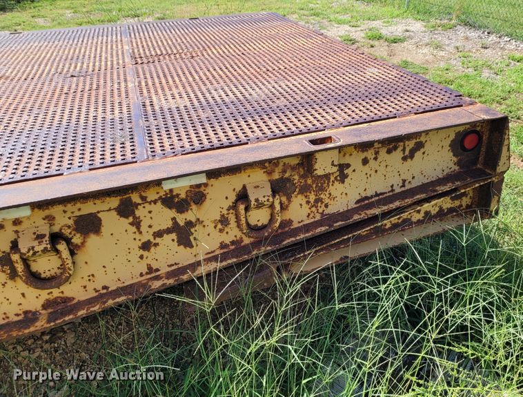 image for item BY9457 1994 Trail King TK70HT  drop deck equipment trailer