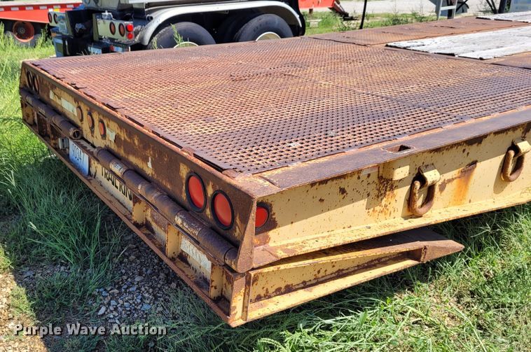 image for item BY9457 1994 Trail King TK70HT  drop deck equipment trailer