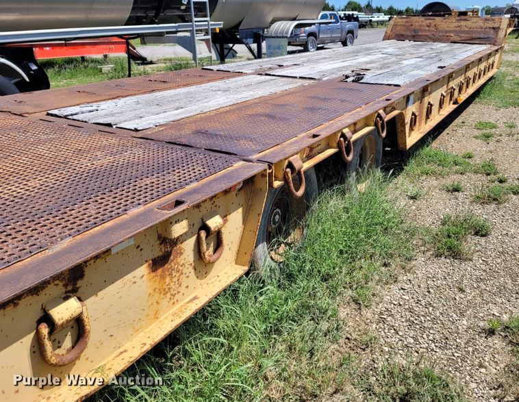 image for item BY9457 1994 Trail King TK70HT  drop deck equipment trailer