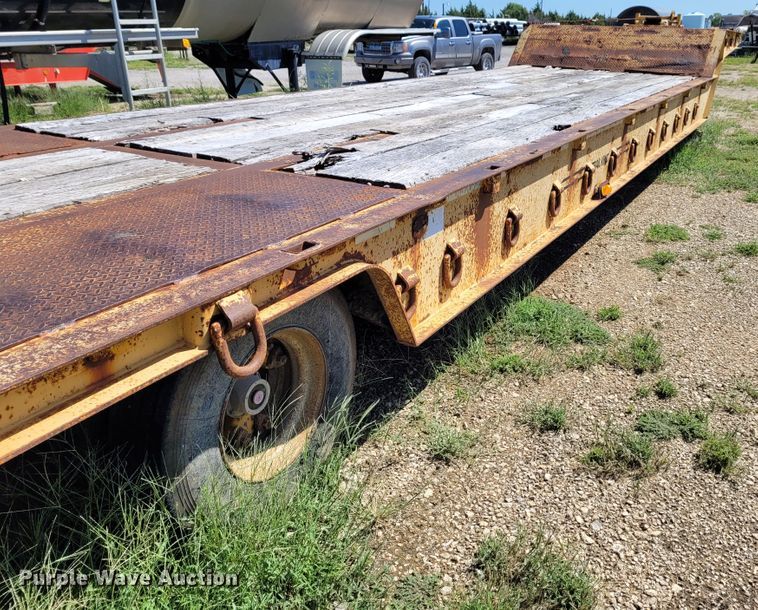 image for item BY9457 1994 Trail King TK70HT  drop deck equipment trailer