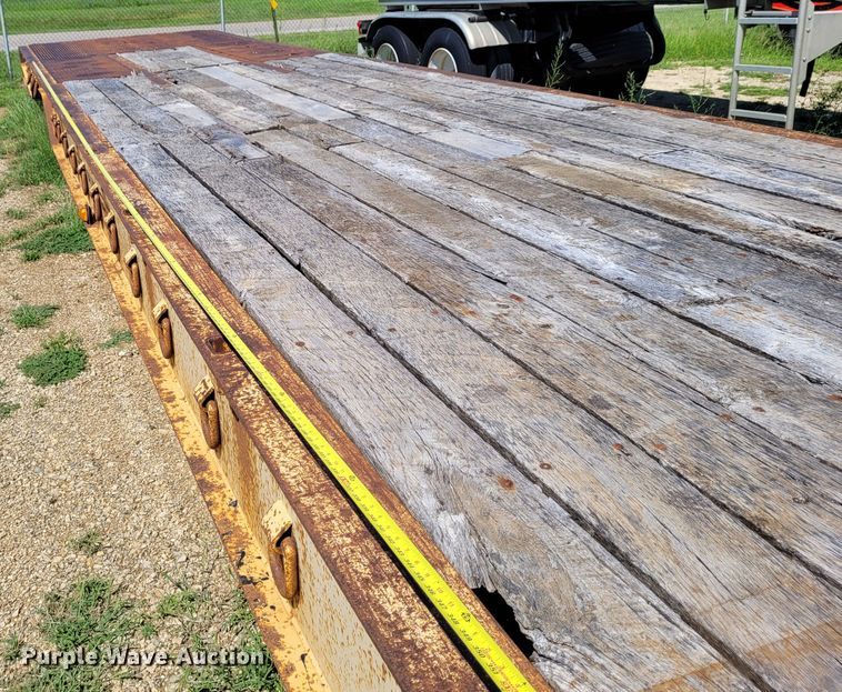 image for item BY9457 1994 Trail King TK70HT  drop deck equipment trailer