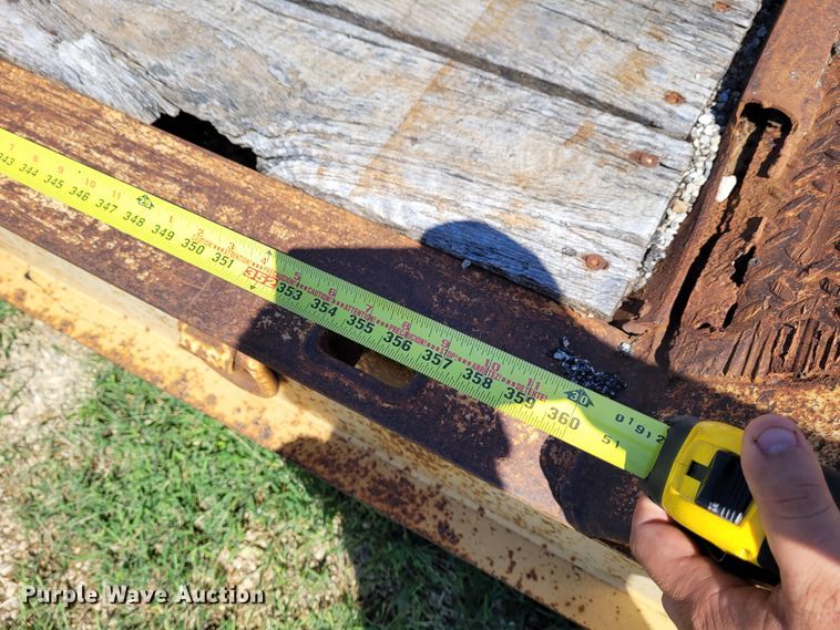 image for item BY9457 1994 Trail King TK70HT  drop deck equipment trailer