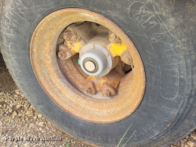 image for item BY9457 1994 Trail King TK70HT  drop deck equipment trailer