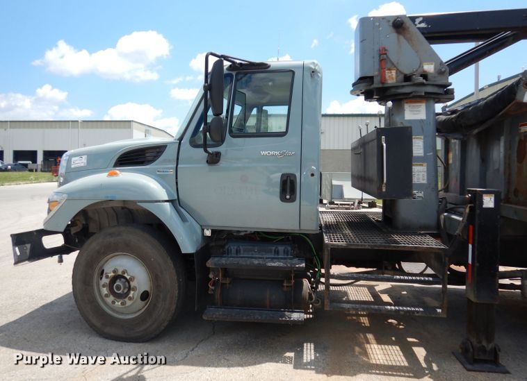 image for item DI6666 2010 International 7300  dump truck