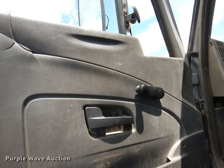 image for item DI6666 2010 International 7300  dump truck