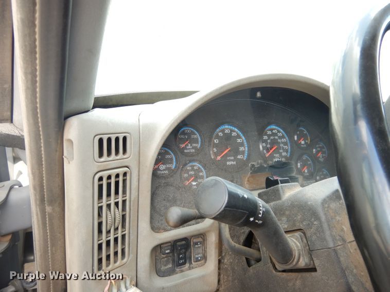 image for item DI6666 2010 International 7300  dump truck