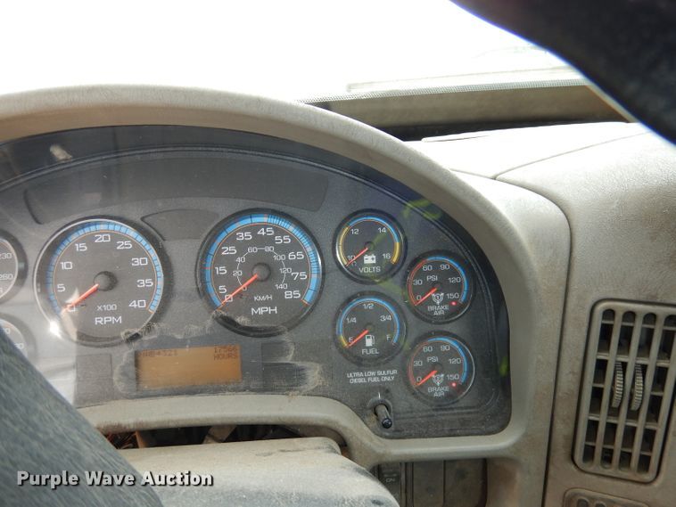 image for item DI6666 2010 International 7300  dump truck