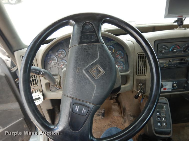 image for item DI6666 2010 International 7300  dump truck