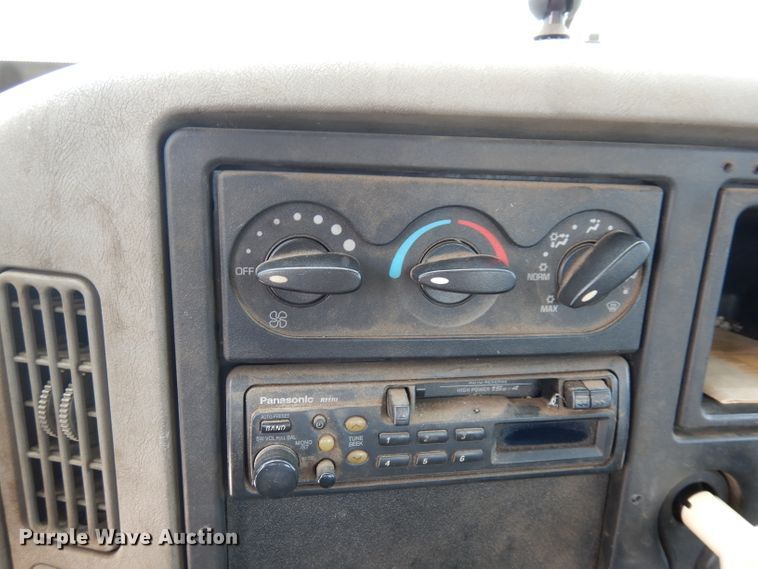 image for item DI6666 2010 International 7300  dump truck