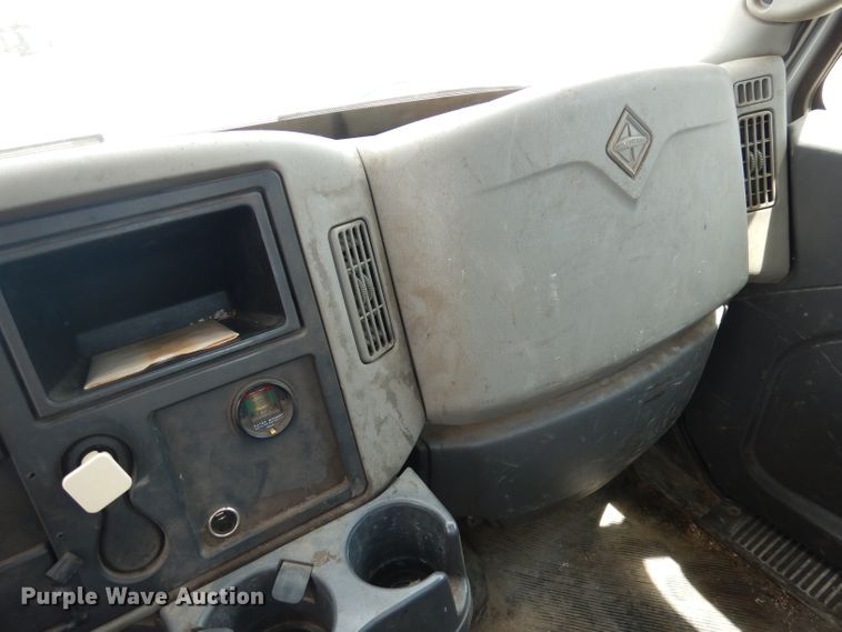 image for item DI6666 2010 International 7300  dump truck