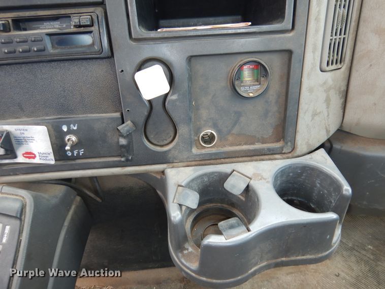 image for item DI6666 2010 International 7300  dump truck