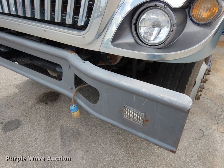 image for item DI6666 2010 International 7300  dump truck