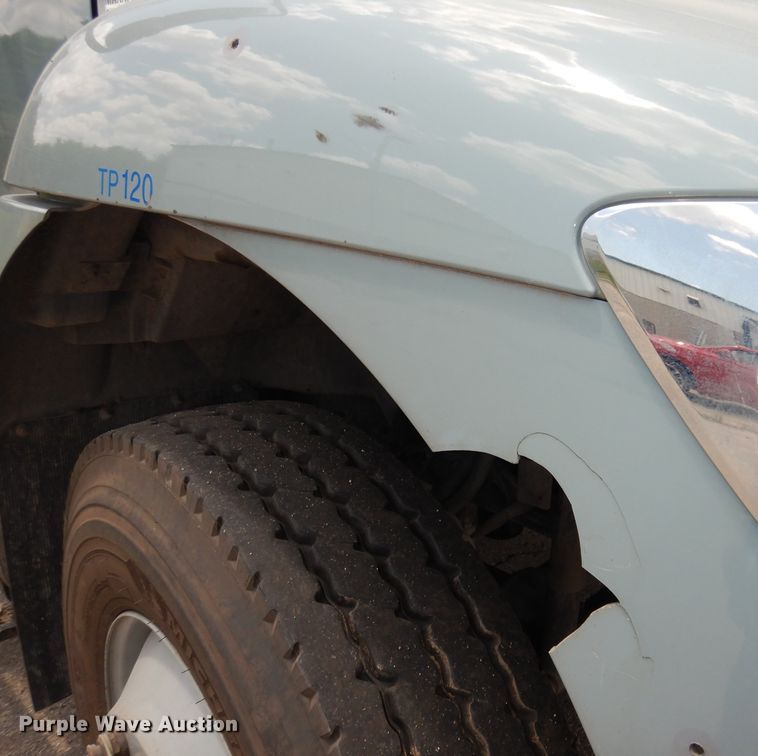 image for item DI6666 2010 International 7300  dump truck