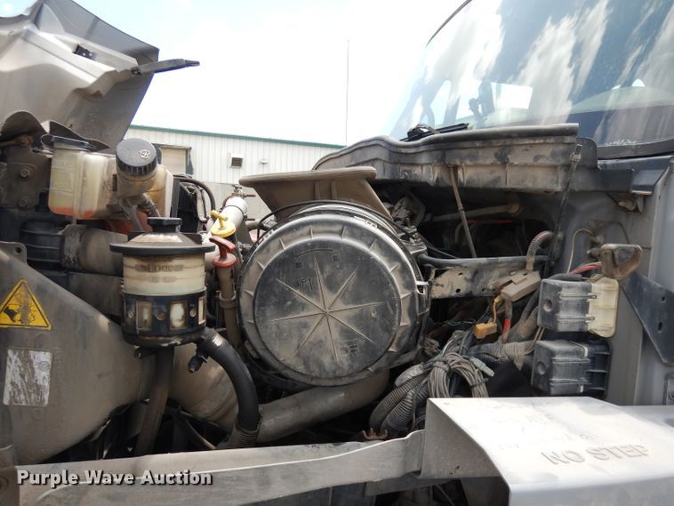 image for item DI6666 2010 International 7300  dump truck