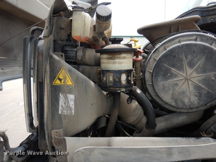 image for item DI6666 2010 International 7300  dump truck