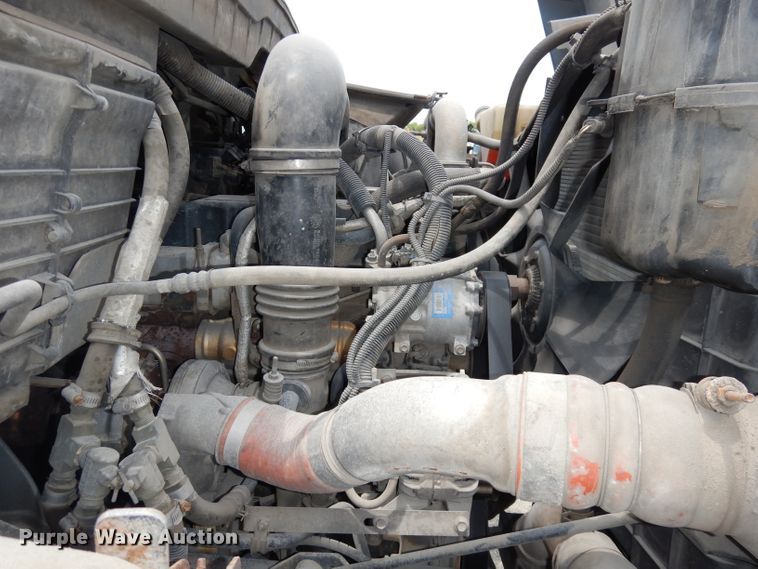 image for item DI6666 2010 International 7300  dump truck