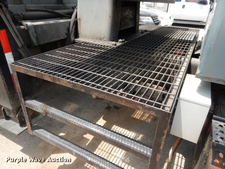 image for item DI6666 2010 International 7300  dump truck