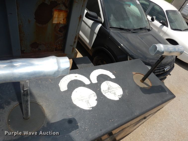 image for item DI6666 2010 International 7300  dump truck