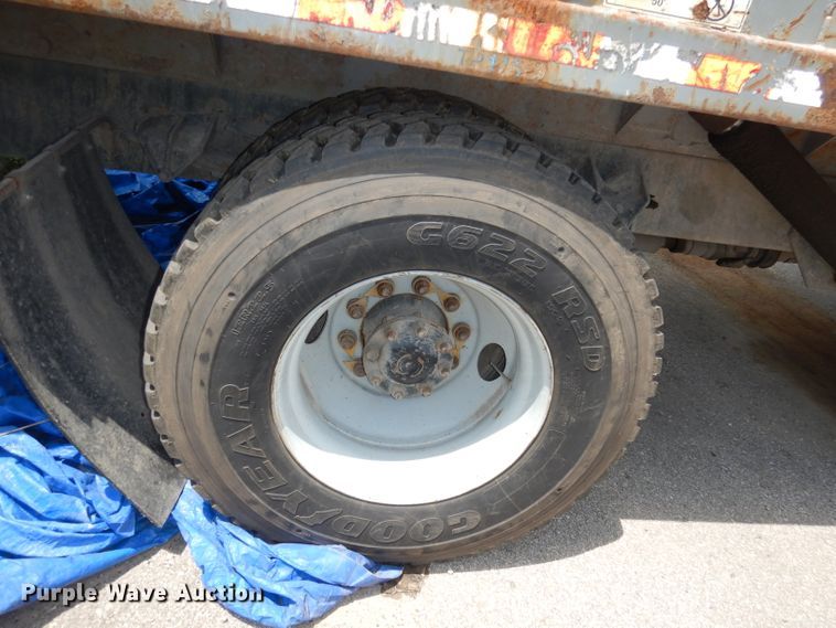 image for item DI6666 2010 International 7300  dump truck