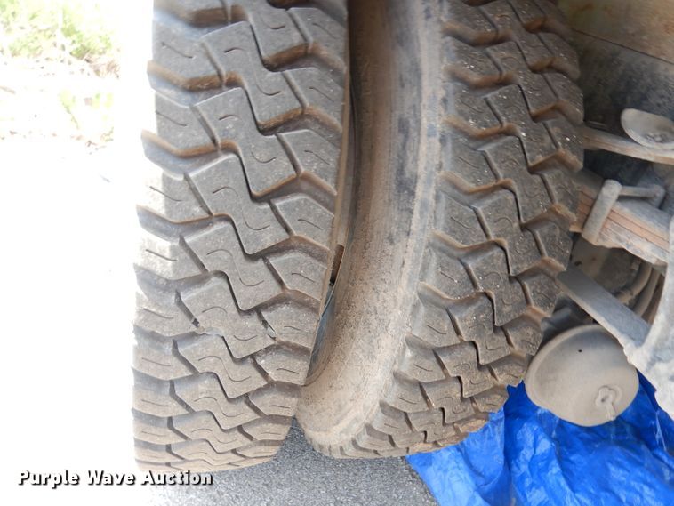 image for item DI6666 2010 International 7300  dump truck