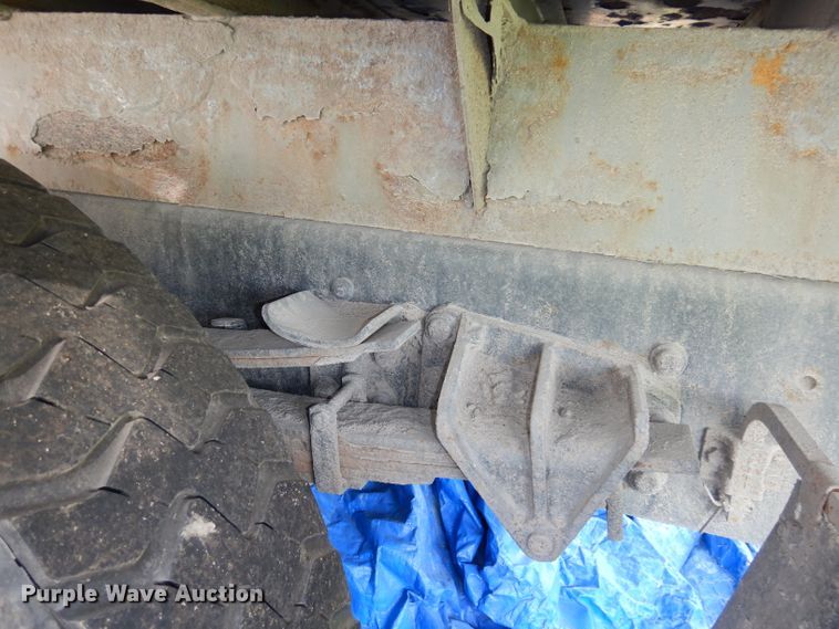 image for item DI6666 2010 International 7300  dump truck