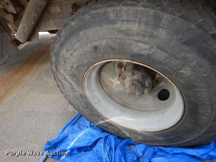 image for item DI6666 2010 International 7300  dump truck