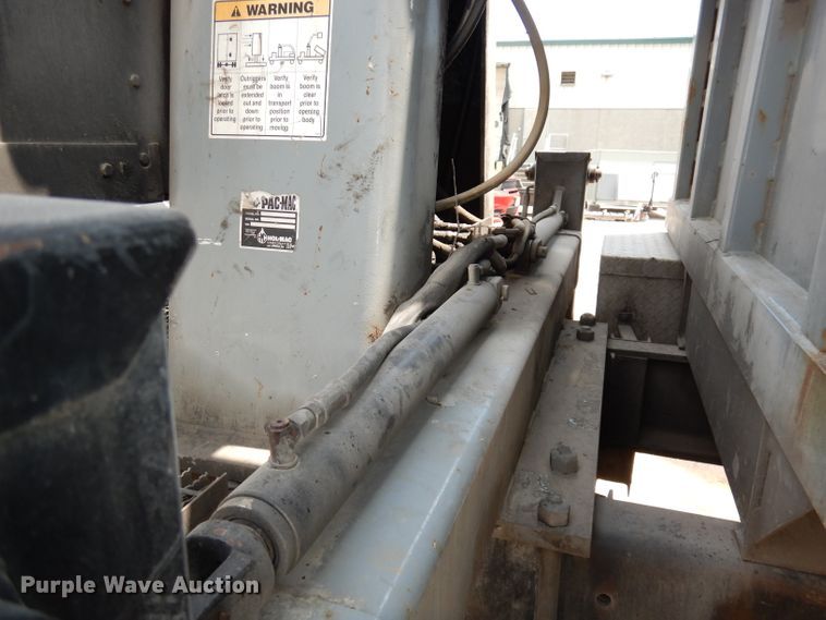 image for item DI6666 2010 International 7300  dump truck