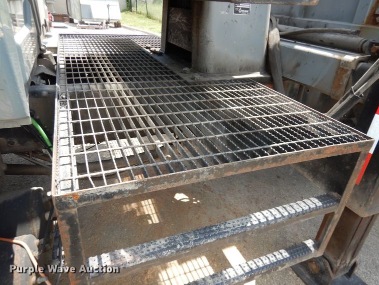 image for item DI6666 2010 International 7300  dump truck