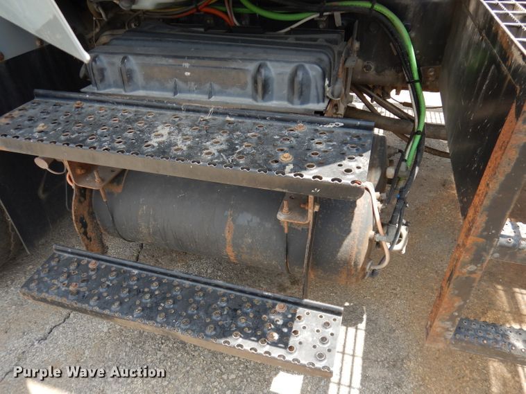 image for item DI6666 2010 International 7300  dump truck