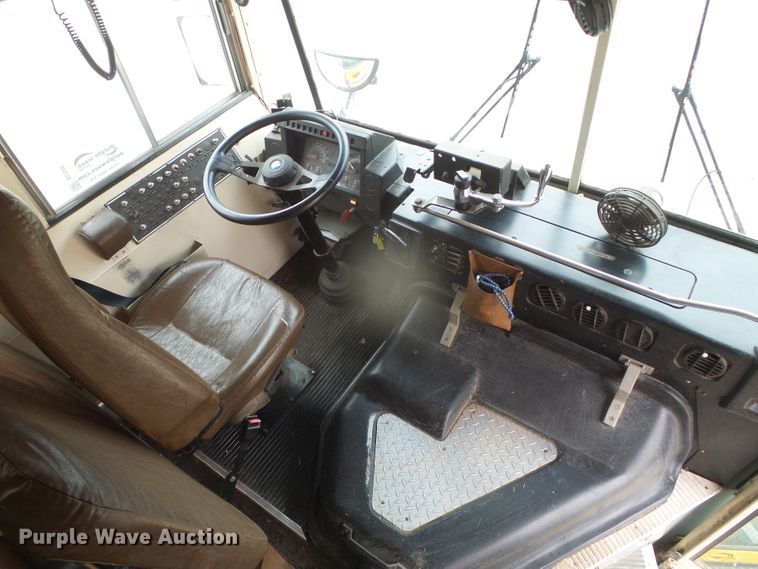 image for item DJ7506 1995 Bluebird 8400S school bus