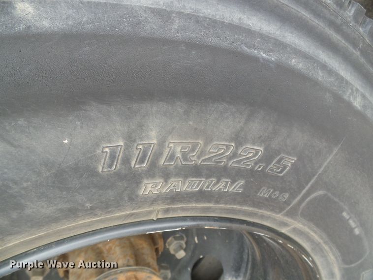 image for item DJ7506 1995 Bluebird 8400S school bus