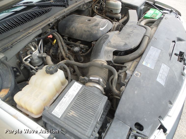 image for item DJ7507 2005 Chevrolet Suburban  SUV