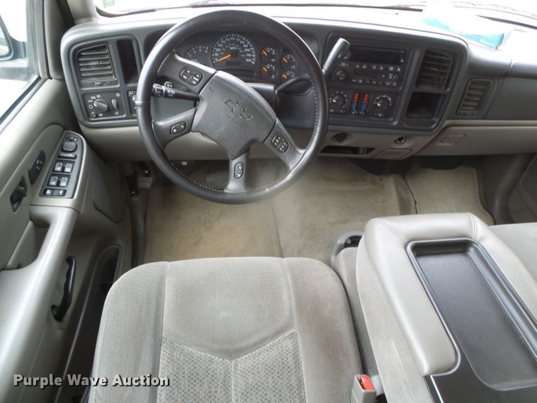 image for item DJ7507 2005 Chevrolet Suburban  SUV