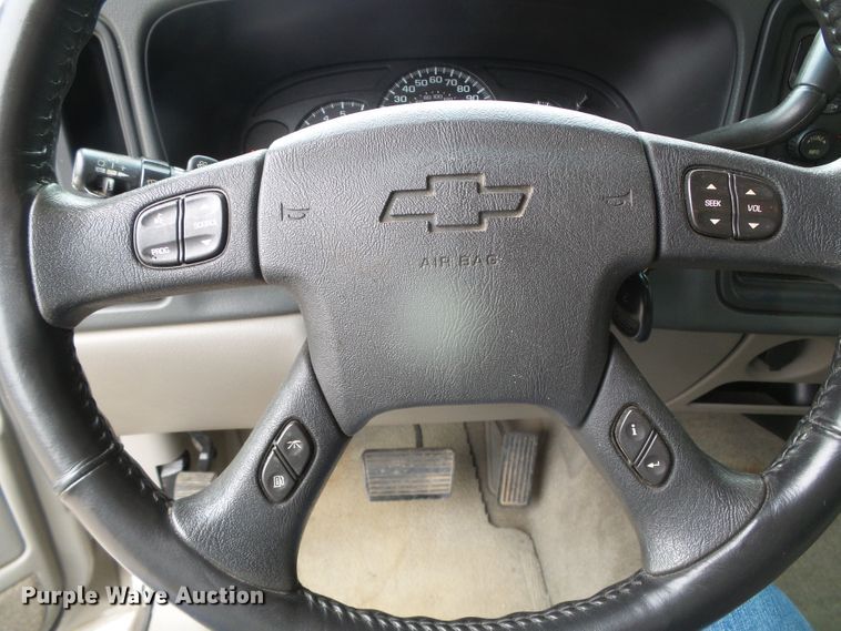 image for item DJ7507 2005 Chevrolet Suburban  SUV