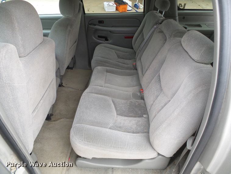 image for item DJ7507 2005 Chevrolet Suburban  SUV