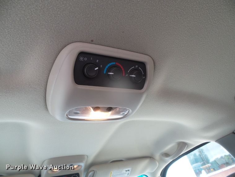 image for item DJ7507 2005 Chevrolet Suburban  SUV