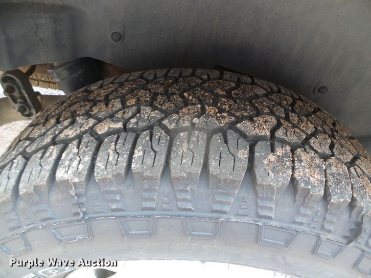 image for item DJ7507 2005 Chevrolet Suburban  SUV