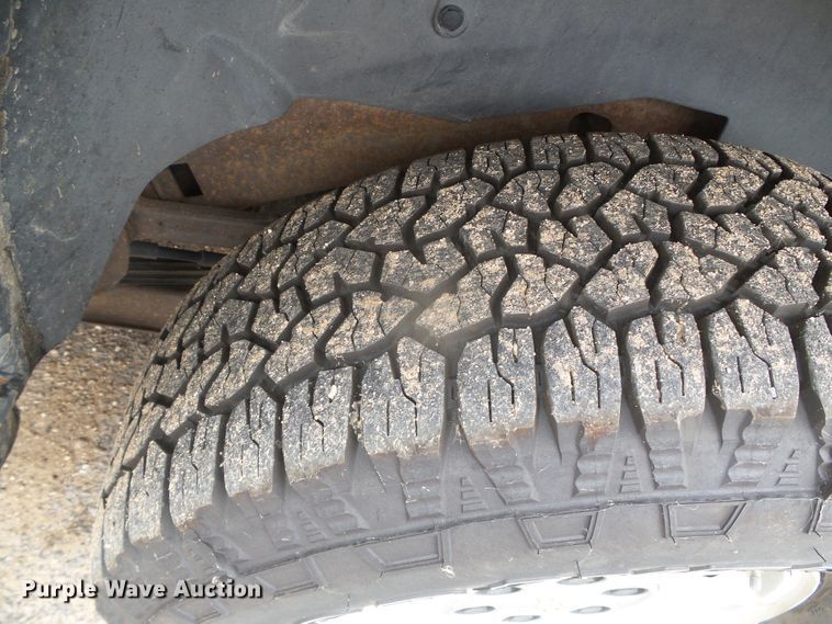 image for item DJ7507 2005 Chevrolet Suburban  SUV