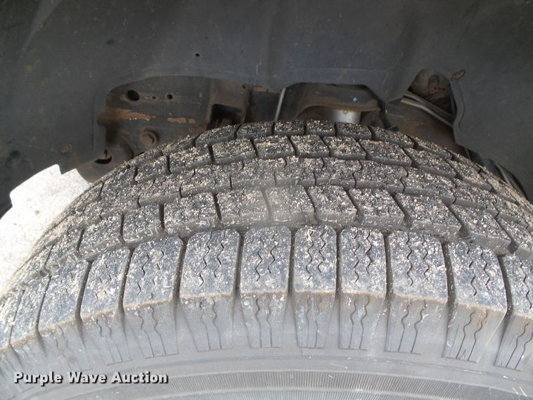 image for item DJ7507 2005 Chevrolet Suburban  SUV