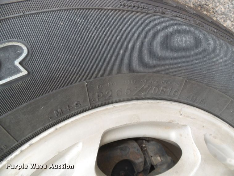 image for item DJ7507 2005 Chevrolet Suburban  SUV