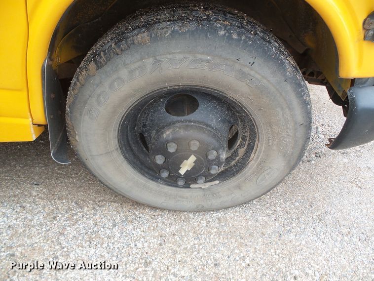 image for item DJ7508 1998 Chevrolet Express  school bus