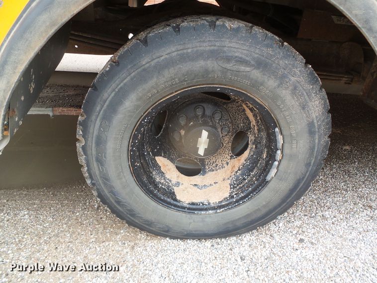 image for item DJ7508 1998 Chevrolet Express  school bus