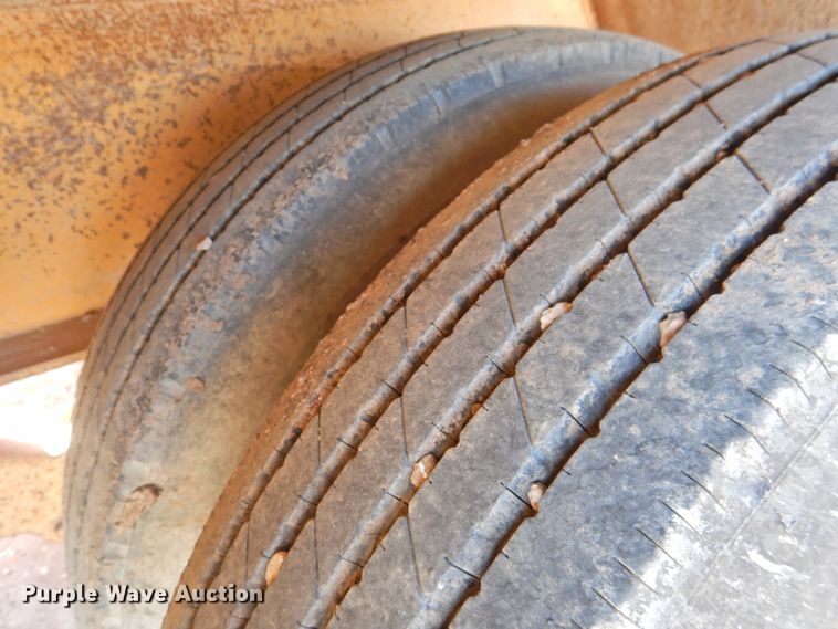 image for item DK2473 1984 Belshe T-10GN  drop deck equipment trailer