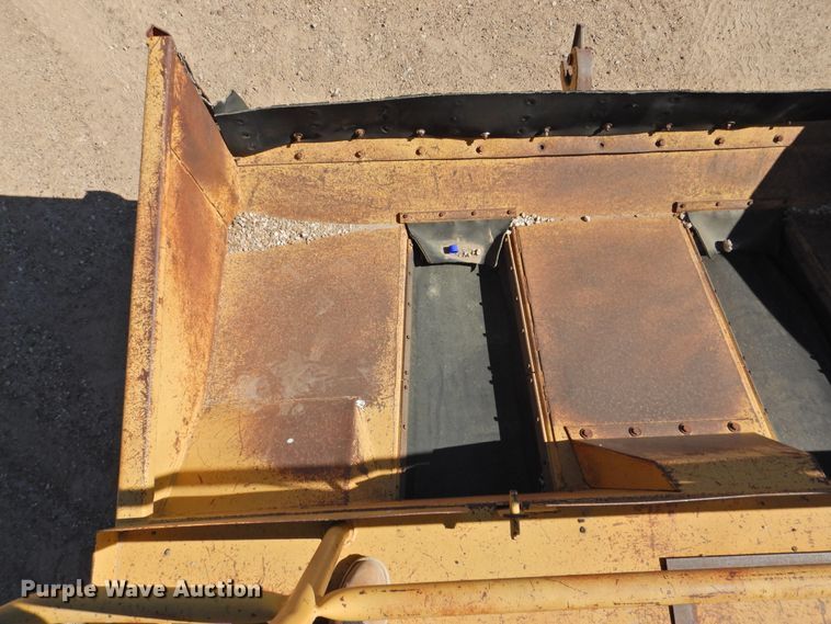 image for item DK2476 Etnyre  chip spreader