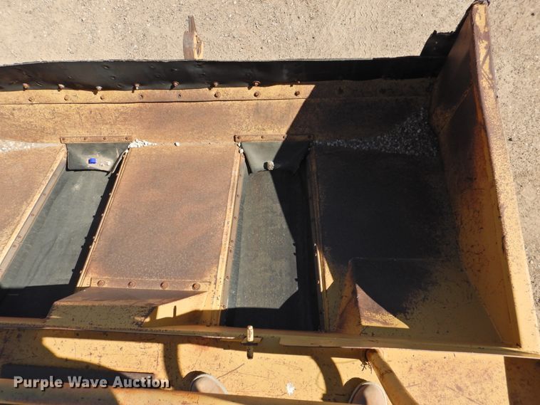 image for item DK2476 Etnyre  chip spreader