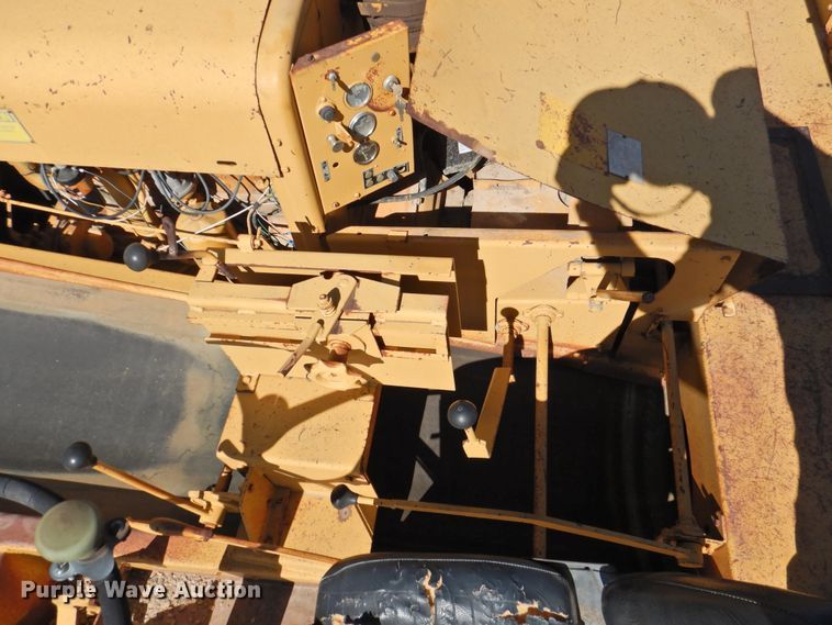 image for item DK2476 Etnyre  chip spreader