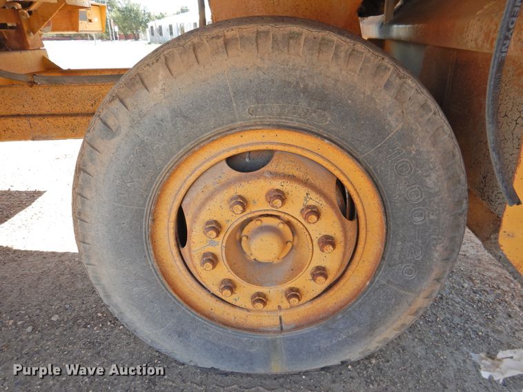 image for item DK2476 Etnyre  chip spreader